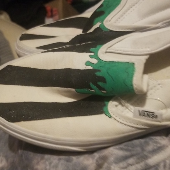 Customized Vans - Picture 4 of 8